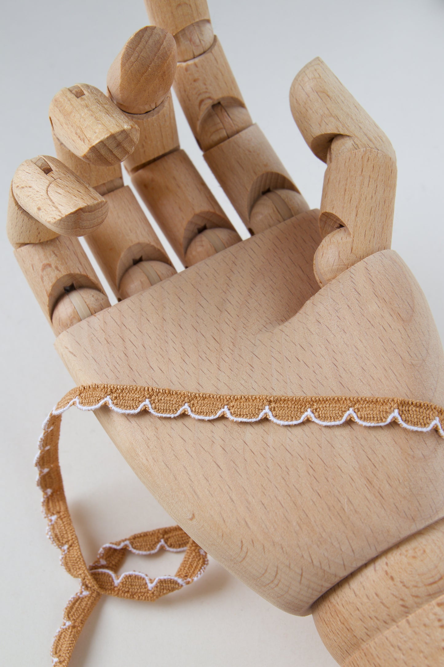 Galon festonné vintage 7mm - Camel / blanc