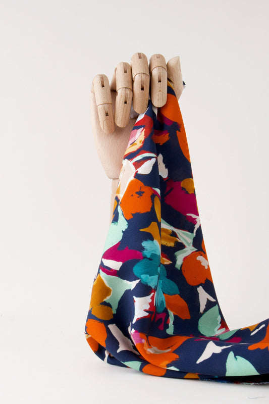 Popeline de viscose fleurs multicolores