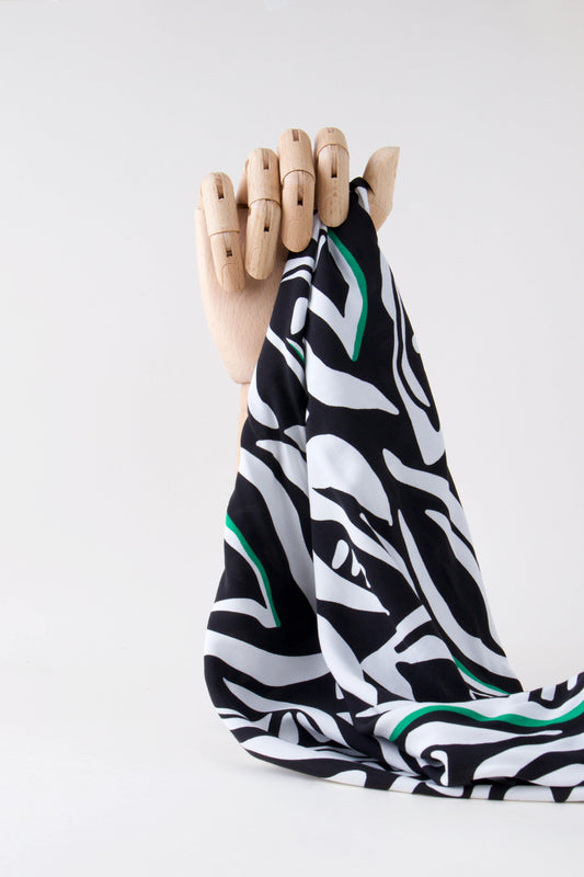 Popeline de viscose - motif abstrait noir/blanc/vert