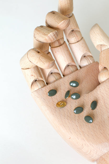 boutons vintages ovale  à coudre, à queue,  métal doré émaillé vert kaki/sauge/vert de gris , diamètre 10 x 7 mm
