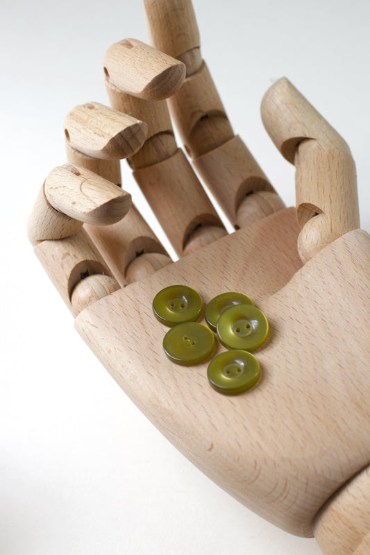 Boutons ronds vintages, 2 trous, vert mousse, en plastique, diamètre 14mm, muremure mercerie

Atelier brunette Dreamy twilight - Matcha leaf