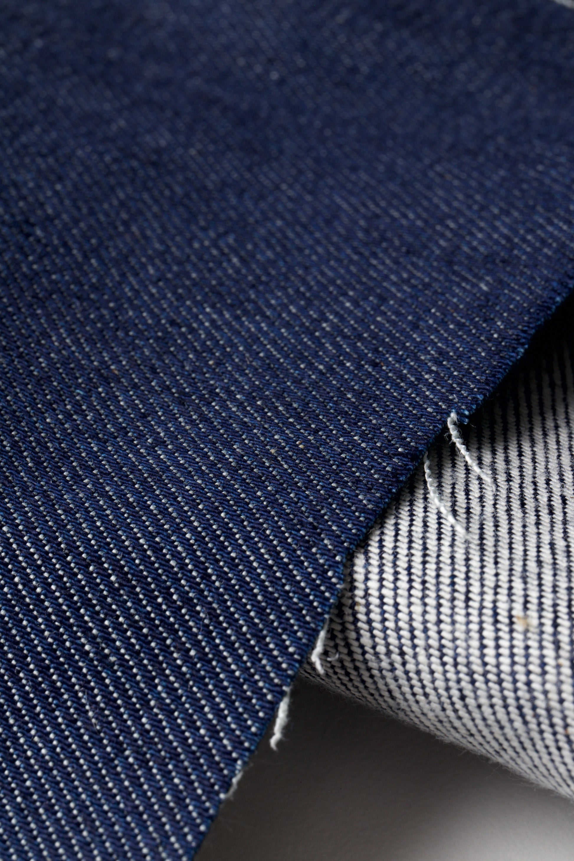 tissu jeans upcycling, épais en coton pour couture de vêtements 